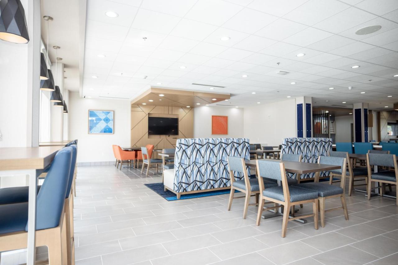 Holiday Inn Express & Suites Tampa Stadium - Airport Area By Ihg 外观 照片