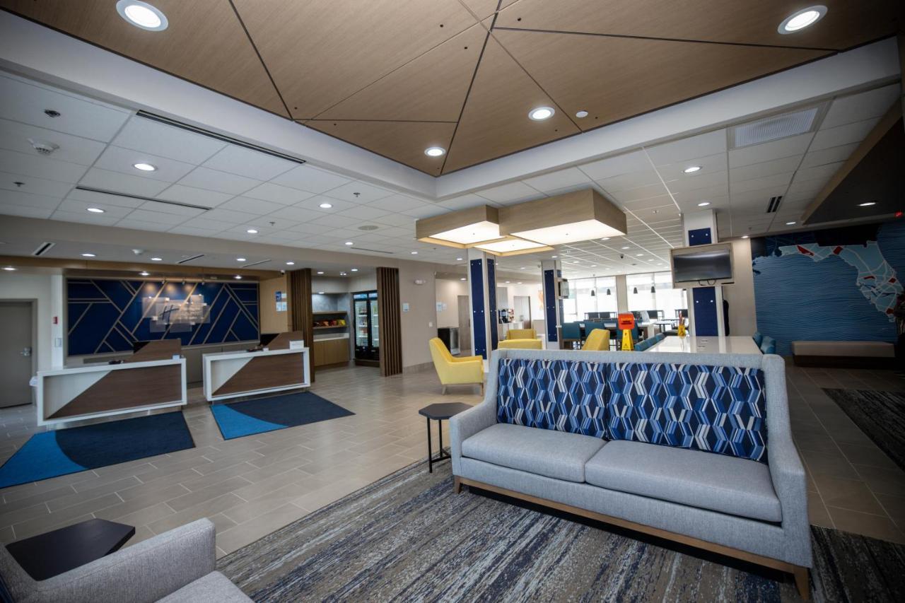 Holiday Inn Express & Suites Tampa Stadium - Airport Area By Ihg 外观 照片