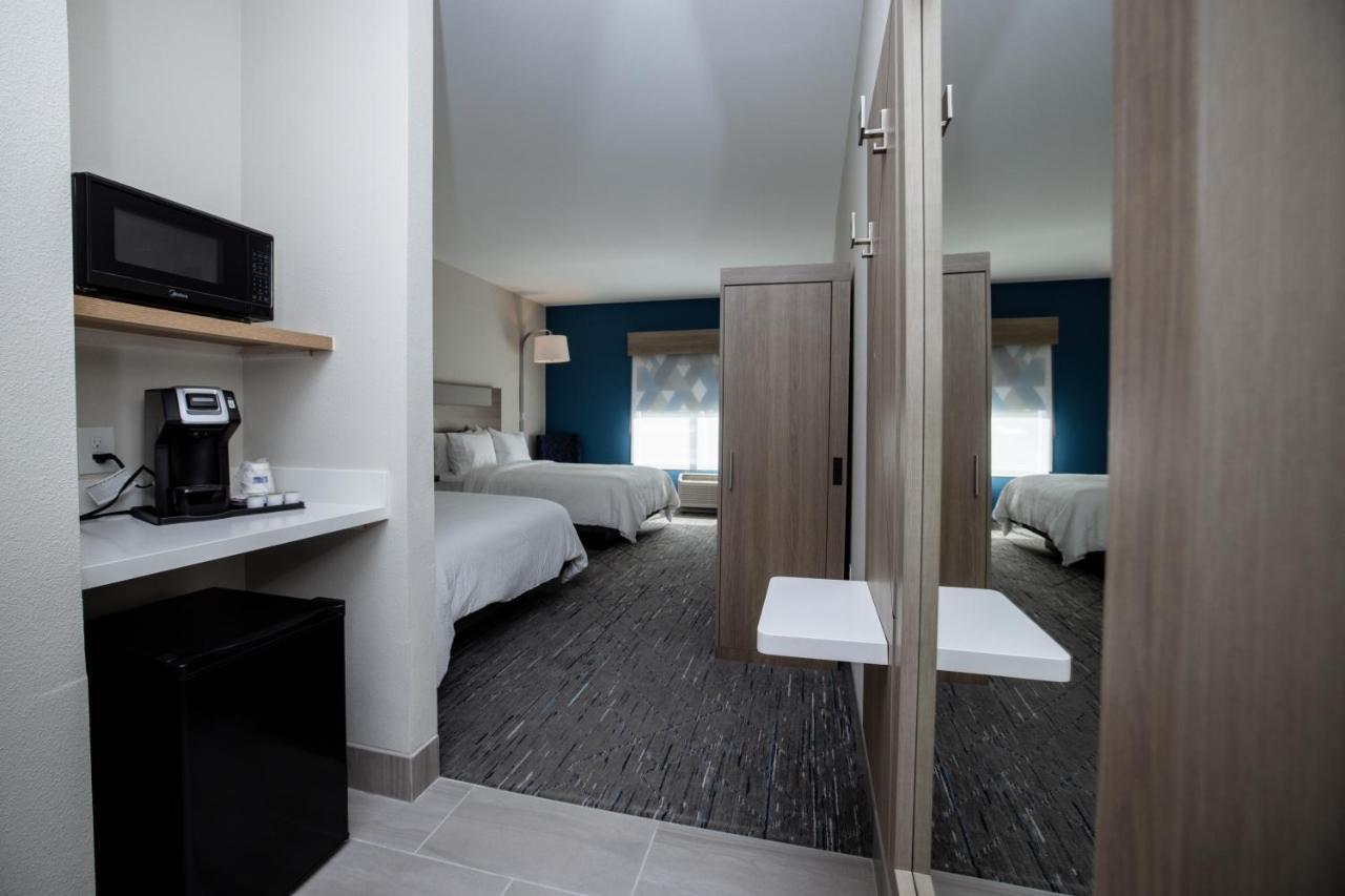 Holiday Inn Express & Suites Tampa Stadium - Airport Area By Ihg 外观 照片