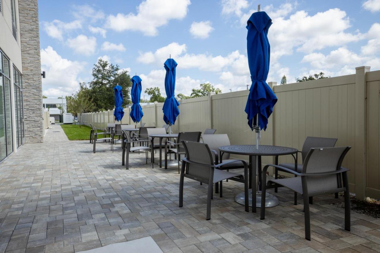 Holiday Inn Express & Suites Tampa Stadium - Airport Area By Ihg 外观 照片