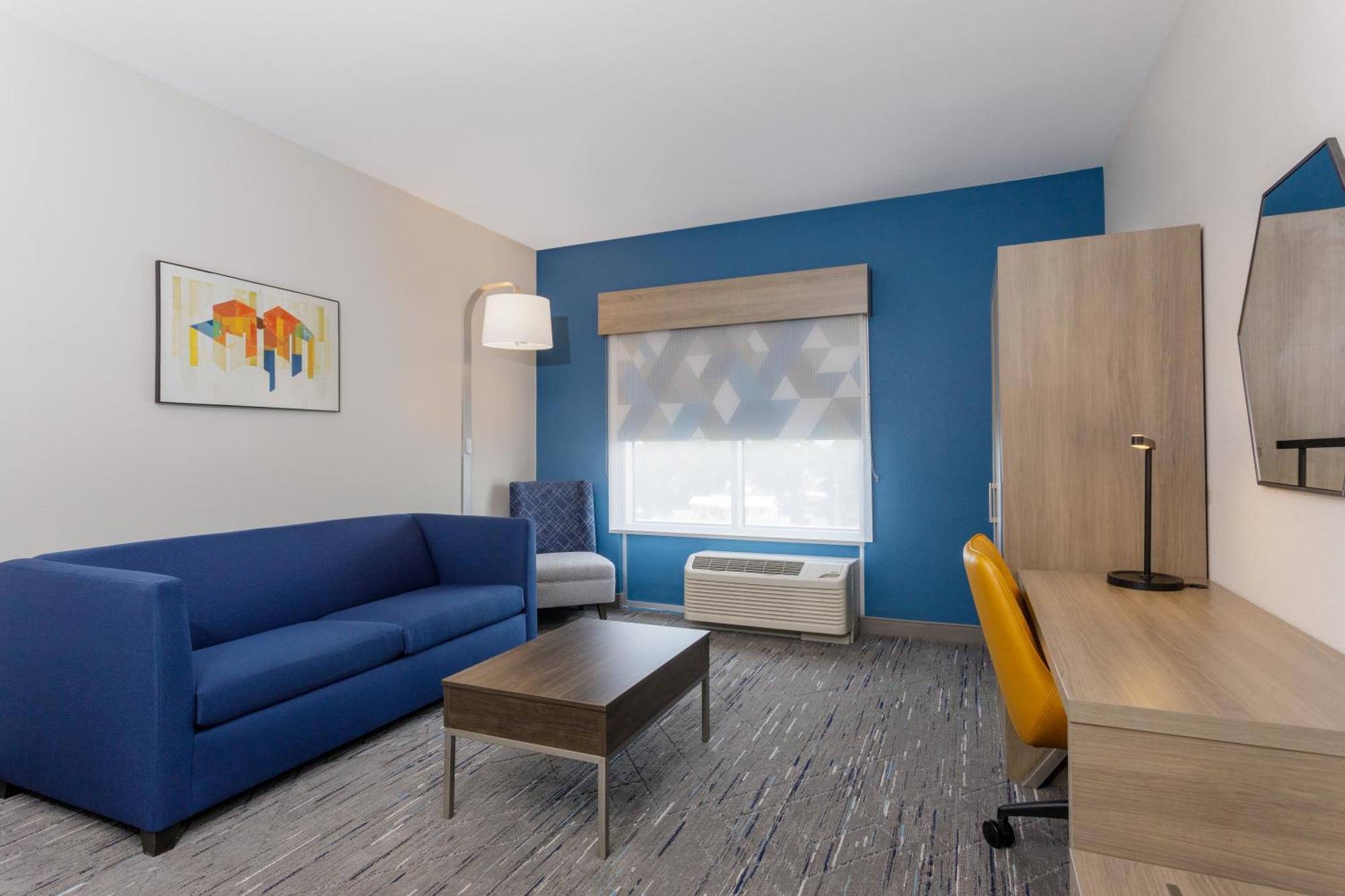 Holiday Inn Express & Suites Tampa Stadium - Airport Area By Ihg 外观 照片
