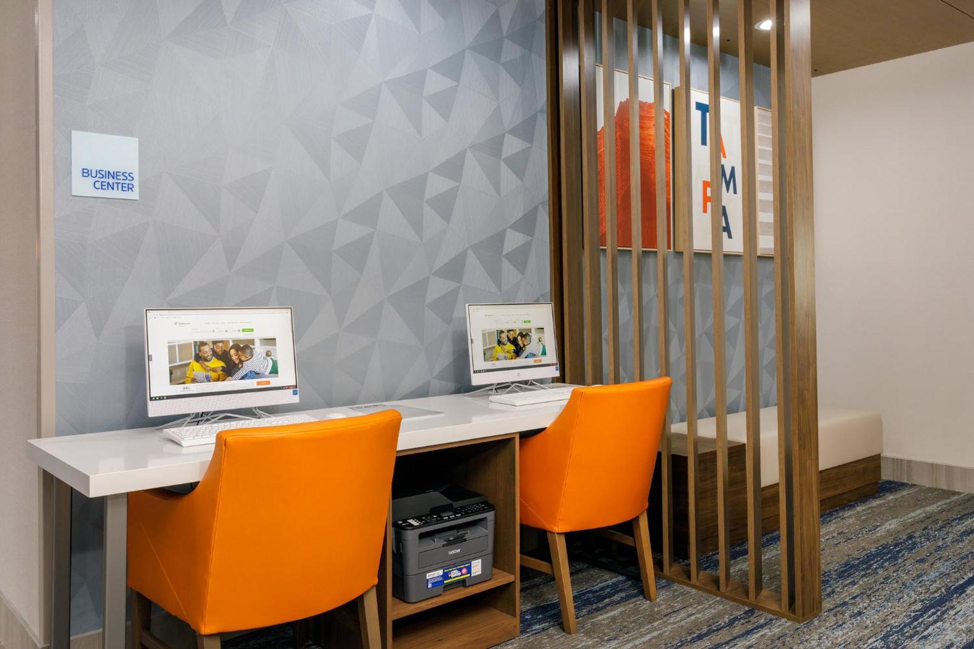 Holiday Inn Express & Suites Tampa Stadium - Airport Area By Ihg 外观 照片