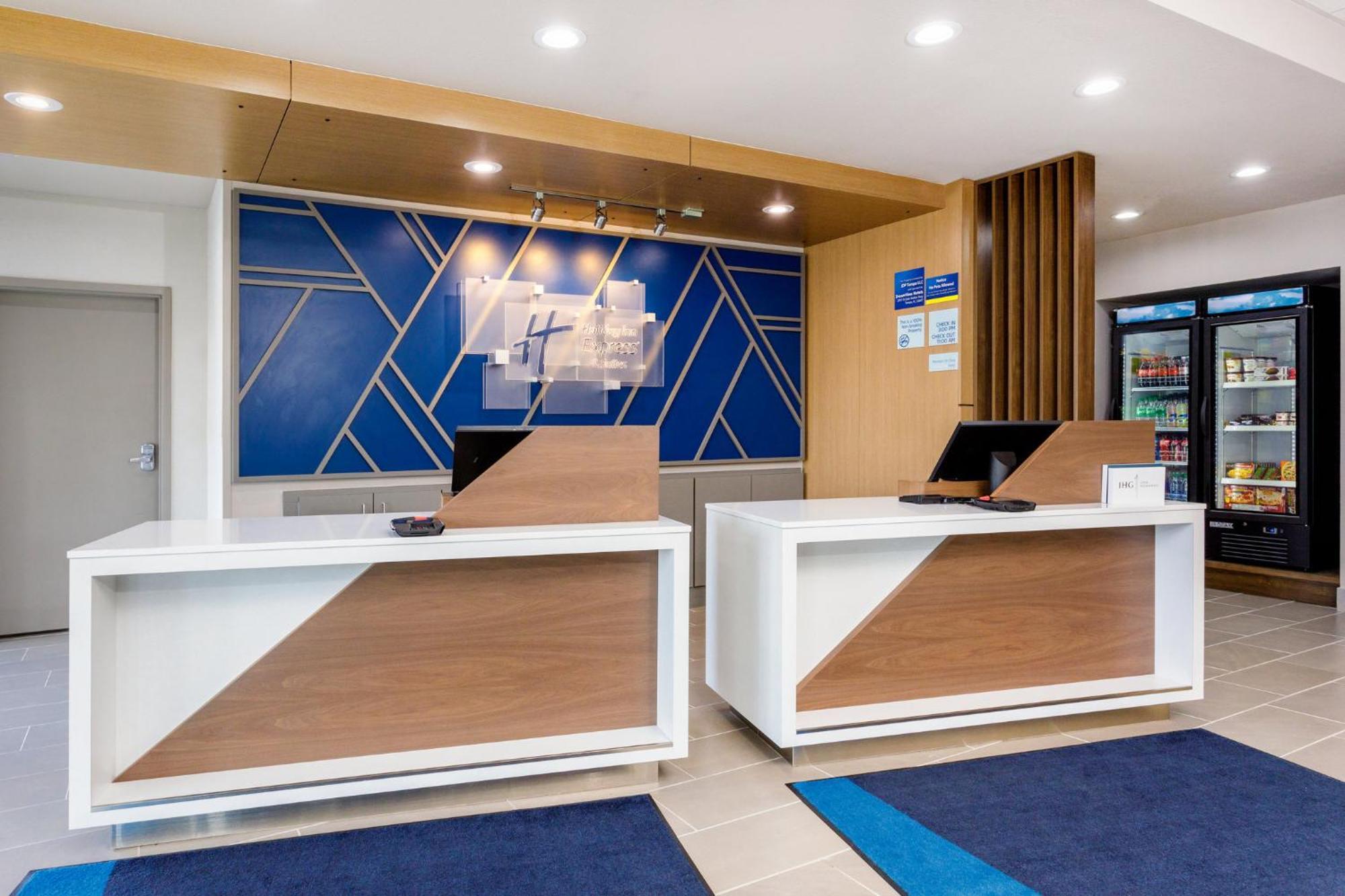 Holiday Inn Express & Suites Tampa Stadium - Airport Area By Ihg 外观 照片