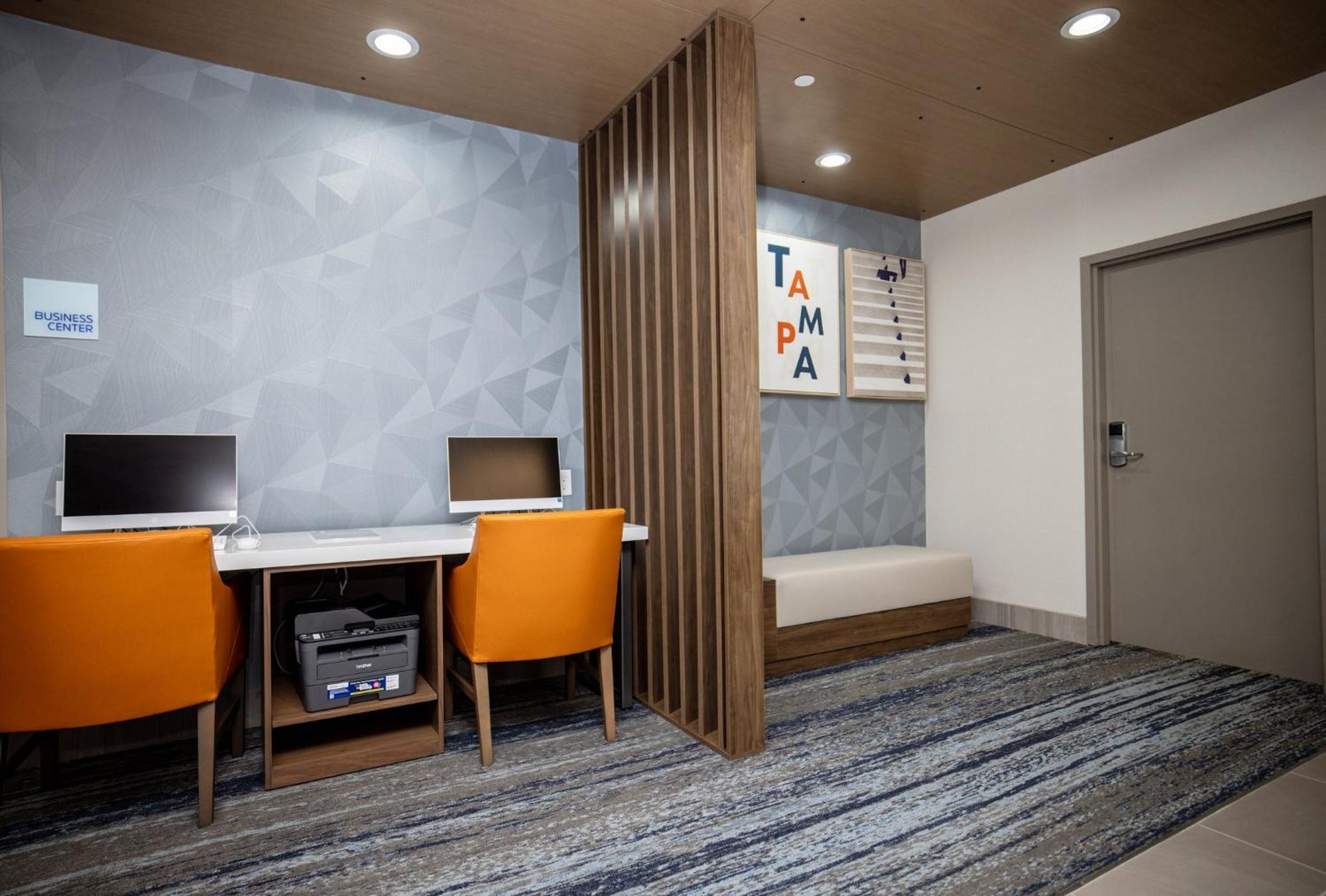 Holiday Inn Express & Suites Tampa Stadium - Airport Area By Ihg 外观 照片